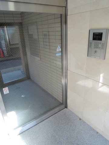ロビー　★オートロック付きです★