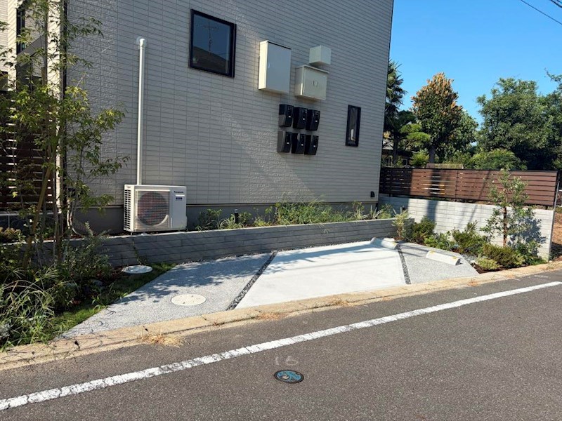 駐車場　敷地内駐車場（空き要確認）