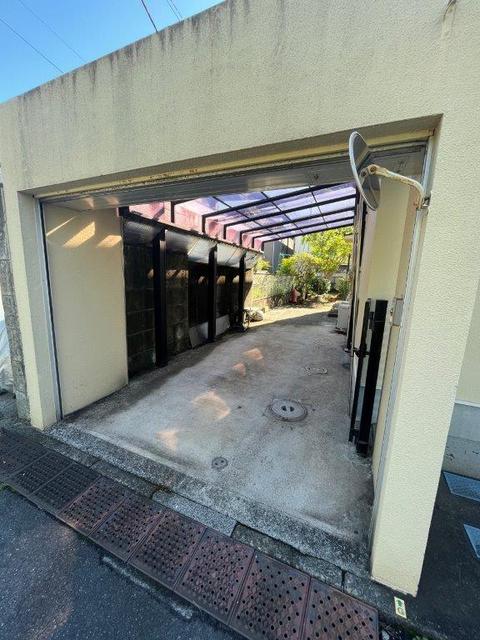 駐車場　車庫部分（車種による制限有）