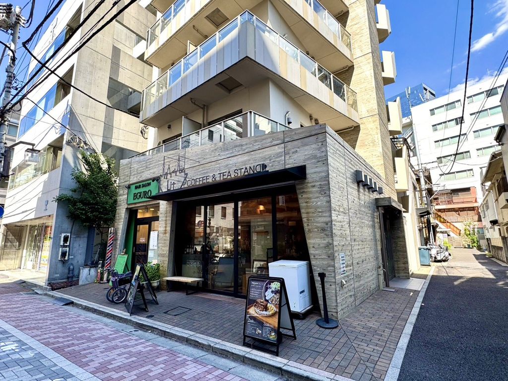 飲食店　LIT COFFEE &amp； TEA STAND（飲食店）まで430m