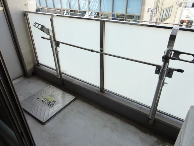 バルコニー　広々バルコニー