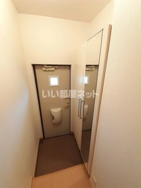 エスポワール ネオ Bの玄関写真