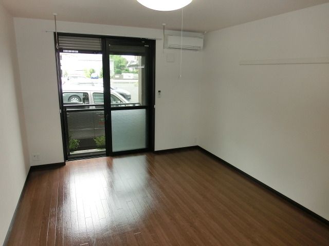 居室・リビング　照明付き　角部屋は2面採光