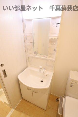 洗面設備　使いやすい洗面所です