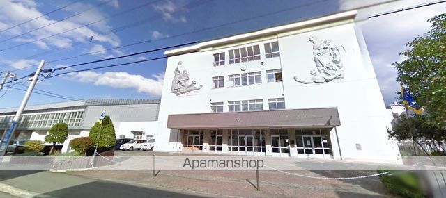 中学校　栄町中学校（中学校）まで247m