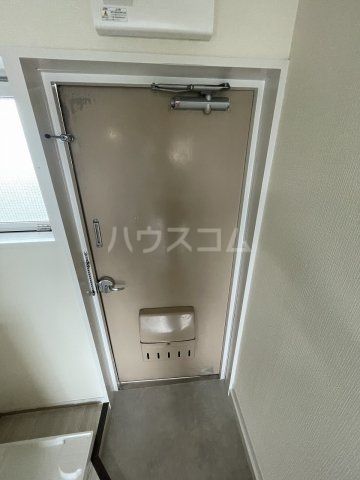 ラデヴィーナ鴻巣IIの玄関写真