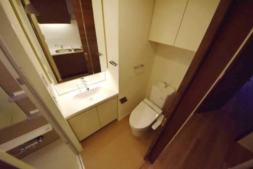 洗面設備　参考写真：別部屋タイプ