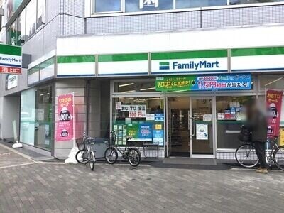 コンビニ　ファミリーマート南堀江三丁目店（コンビニ）まで177m