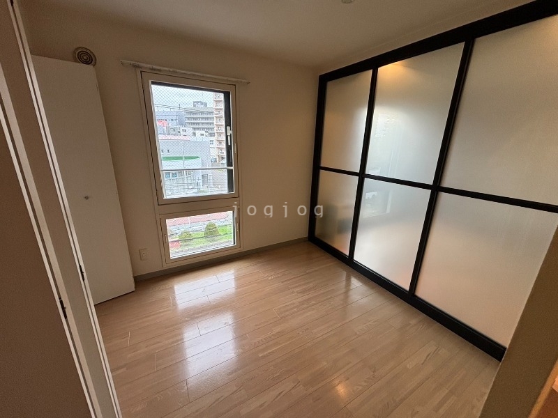 その他部屋・スペース　日当たりの良い明るいお部屋です。
