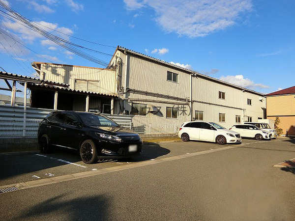 駐車場　敷地内駐車場！
