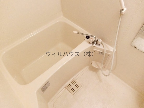 バス・シャワールーム　浴室乾燥機付きバス！