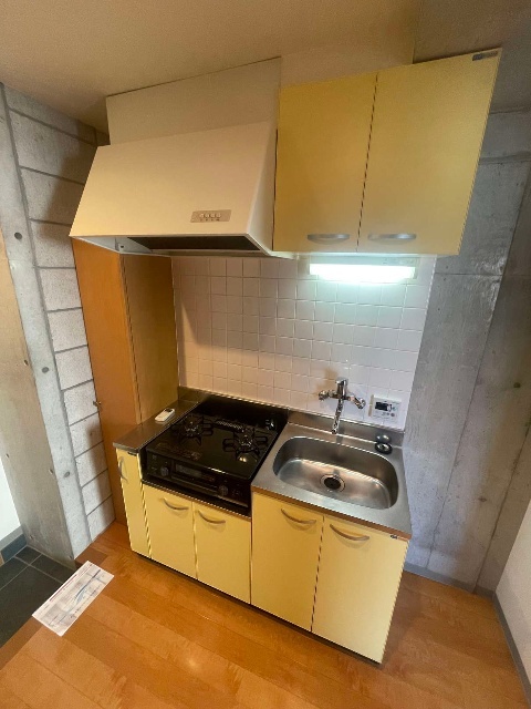 キッチン　※同物件別号室の参考写真です。