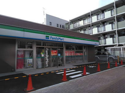 コンビニ　ファミリーマート 東中野四丁目店（コンビニ）まで241m