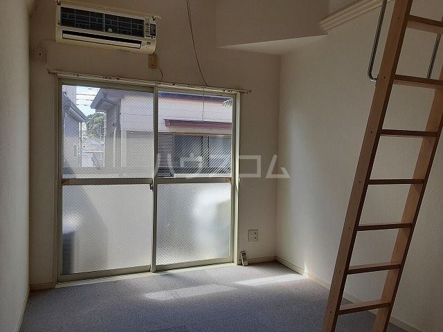 小田急小田原線 秦野駅 徒歩20分 2階建 築36年の居間写真