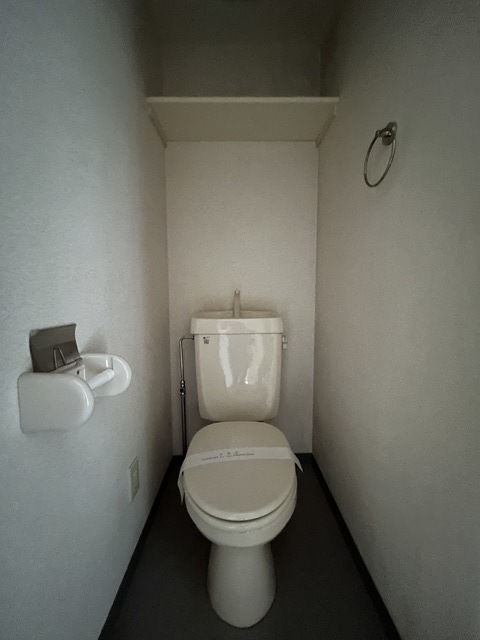小田急多摩線 小田急多摩センター駅 徒歩5分 6階建 築28年のトイレ写真