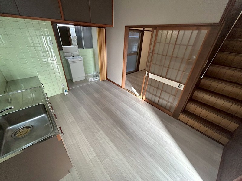 垂水区千鳥が丘2-9-4戸建の居間写真