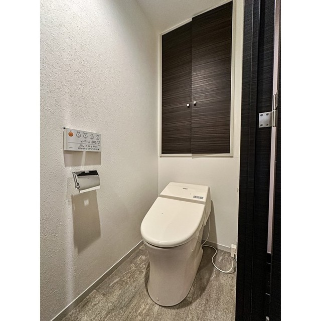 トイレ　※写真は同タイプ住戸です。