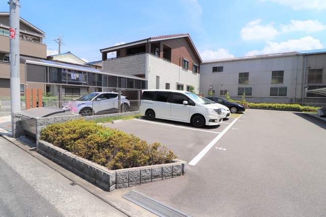 駐車場　敷地内駐車場