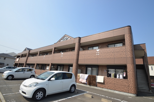 建物外観　色あせないタイル調