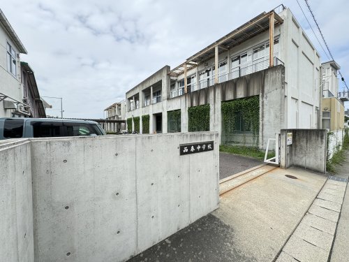 中学校　西春中学校（中学校）まで390m