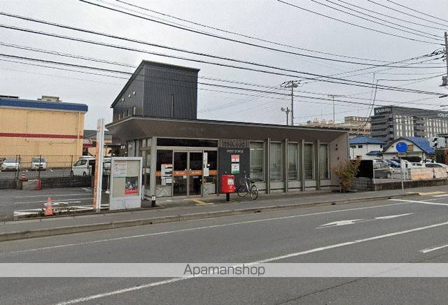 郵便局　真鍋郵便局（郵便局）まで327m