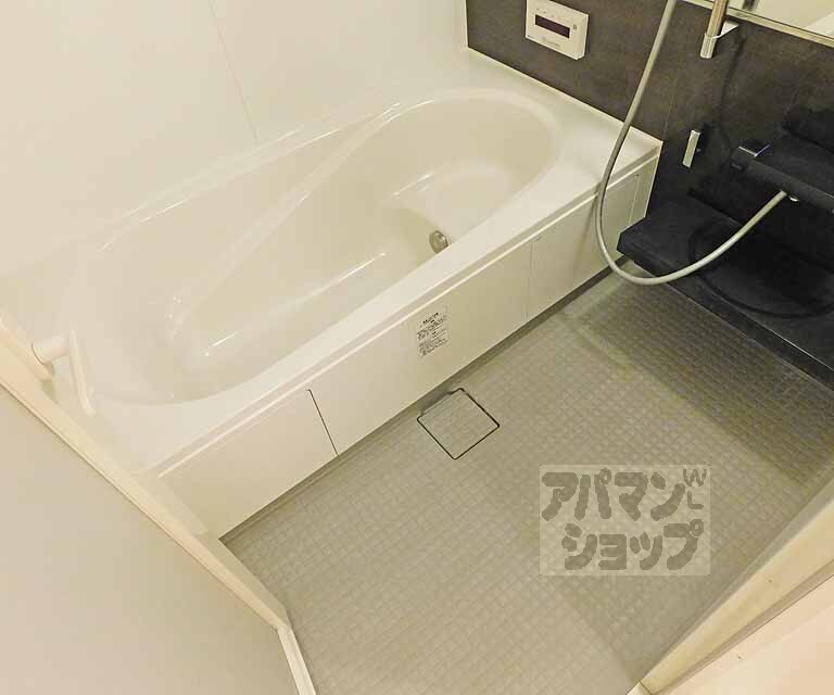 バス・シャワールーム　ゆっくり足をのばして下さい～！