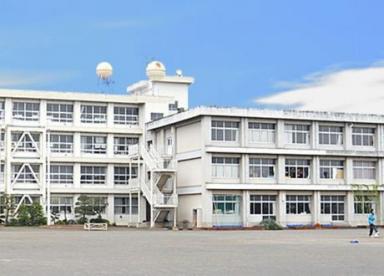 小学校　南足柄市立岩原小学校（小学校）まで1485m
