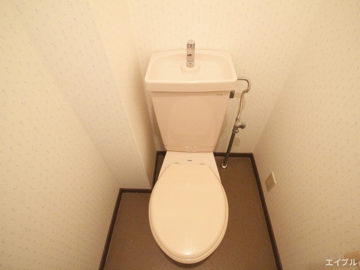 西鉄天神大牟田線 都府楼前駅 徒歩19分 4階建 築32年のトイレ写真