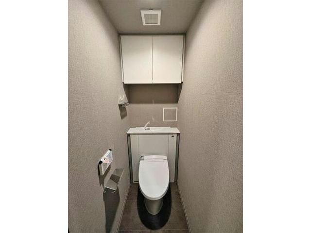 プレサンスロジェ栄ザ・レジデンスのトイレ写真