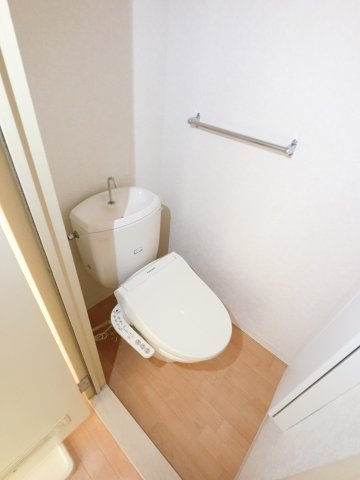 ＪＲ内房線 姉ケ崎駅 徒歩20分 2階建 築34年のトイレ写真