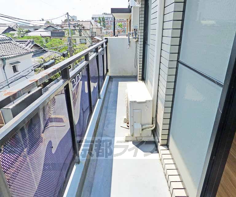 バルコニー　広々としたバルコニーです。