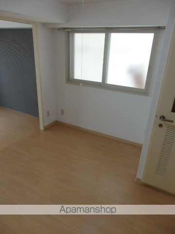 札幌JOW2ビルの居間写真