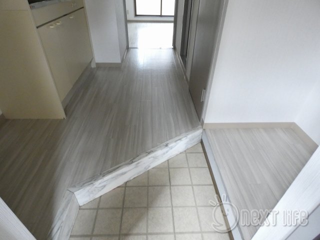 玄関　林マンション