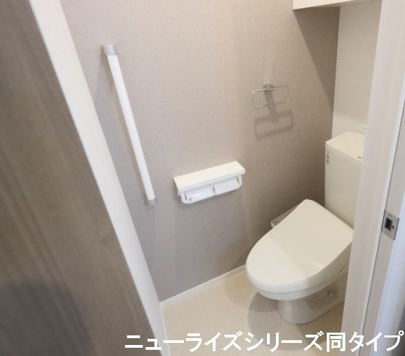 ＪＲ宇都宮線 小山駅 バス乗車時間：8分 最寄りバス停で下車 徒歩8分 2階建 築3年のトイレ写真