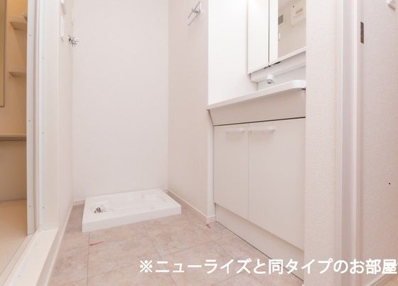 ＪＲ宇都宮線 小山駅 バス乗車時間：8分 最寄りバス停で下車 徒歩8分 2階建 築3年の内装写真