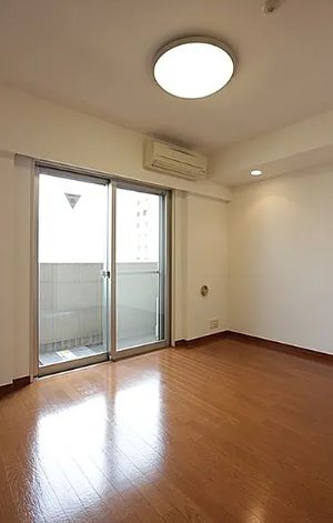 ＪＲ山手線 浜松町駅 徒歩6分 7階建 築24年の居間写真