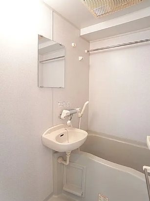 ＪＲ山手線 浜松町駅 徒歩6分 7階建 築24年の風呂写真
