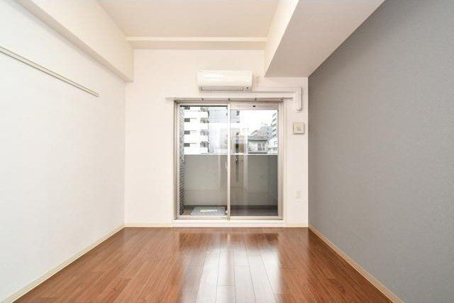 メインステージ新大阪の居間写真