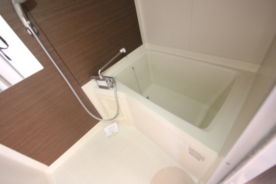 バス・シャワールーム　※別部屋の写真です