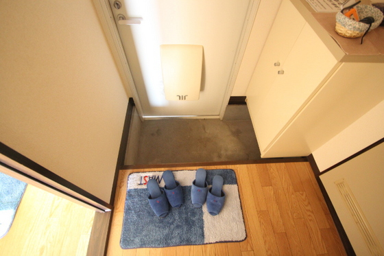玄関　※別部屋の写真です