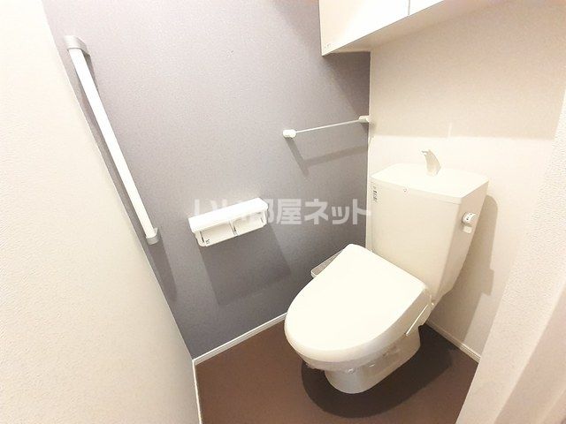近鉄大阪線 名張駅 徒歩14分 2階建 築6年のトイレ写真