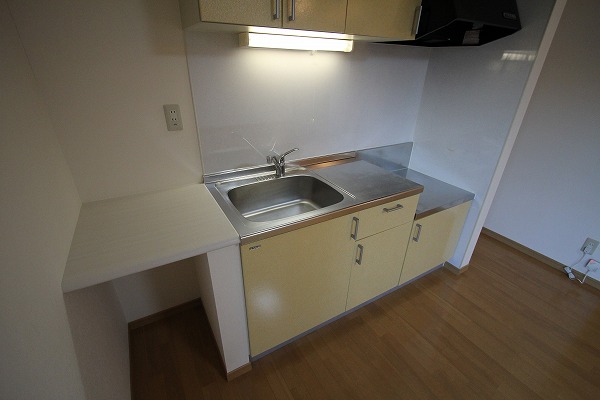 キッチン　☆キッチンもおしゃれな色合いです☆