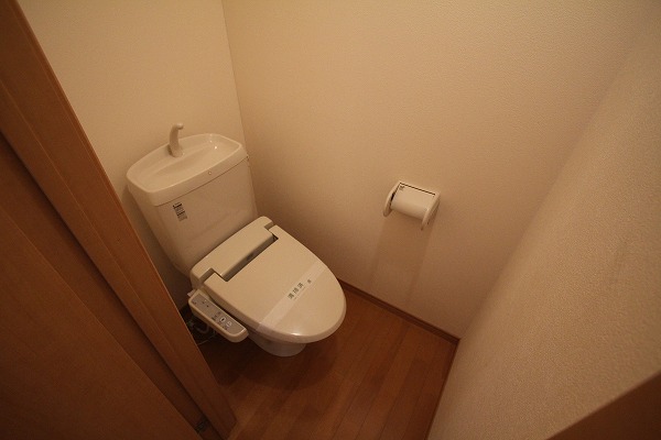 トイレ　☆ウォシュレット付いてます☆