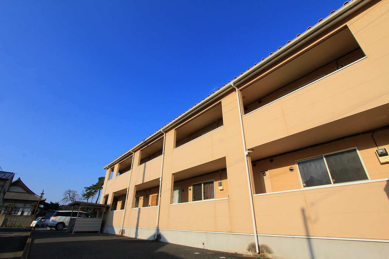 建物外観　☆掃出し窓からの採光が明るい☆