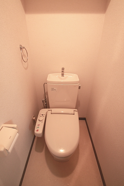 東京メトロ丸ノ内線 後楽園駅 徒歩9分 5階建 築26年のトイレ写真