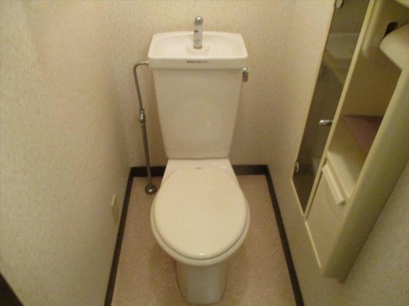 【名古屋市東区矢田のマンションのトイレ】