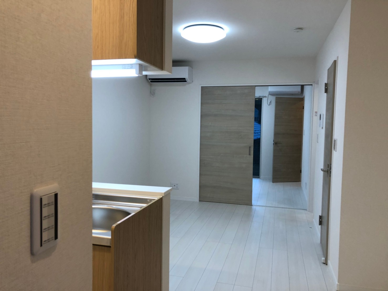 居室・リビング　エアコン2台完備