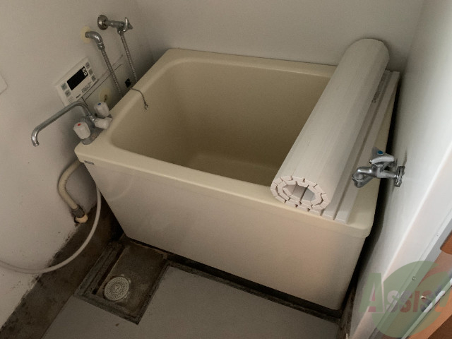 バス・シャワールーム　浴室には、追い炊き機能が設置されているので便利