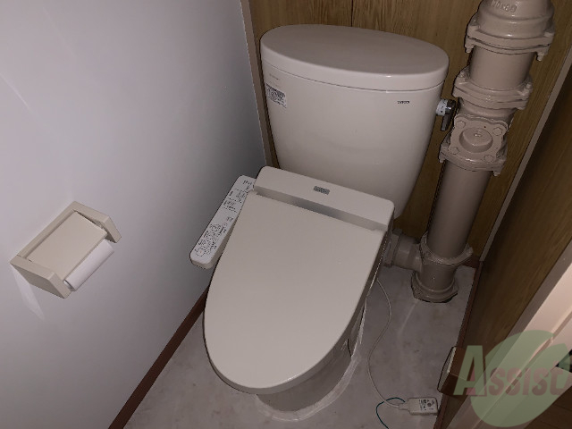 トイレ　トイレには、ウォシュレットが設置されているので便利ですね