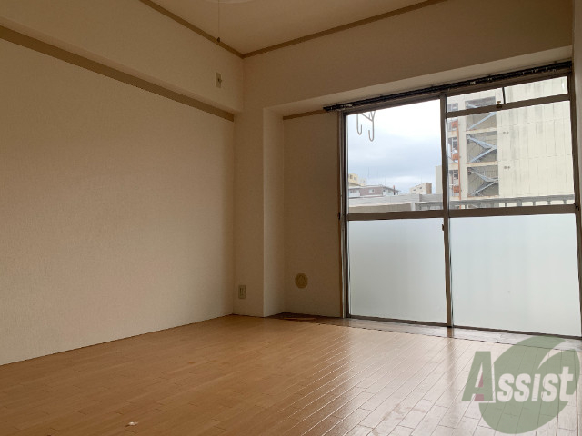 その他部屋・スペース　寝室もフローリングになります。綺麗ですねー